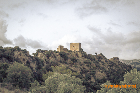 Vista del Tossal on s'ubica el Castell de Llordà. Isona i Conca Dellà. Pallars Jussà. Lleida, Catalunya.