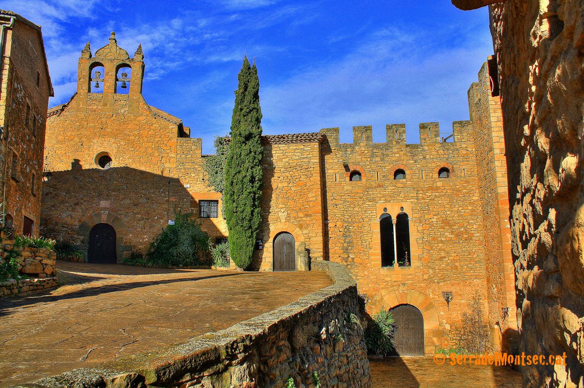 Castell de Montsonís i església de Santa Maria de Montsonís. Foradada, La Noguera. Lleida, Catalunya. Montsec de Rúbies (o de Meià).