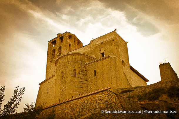 Castell i Canònica de Sant Pere. Àger, La Noguera. Catalunya, Montsec d'Ares.